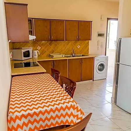 Aparthotel Chrysanthos Boutique Limassol