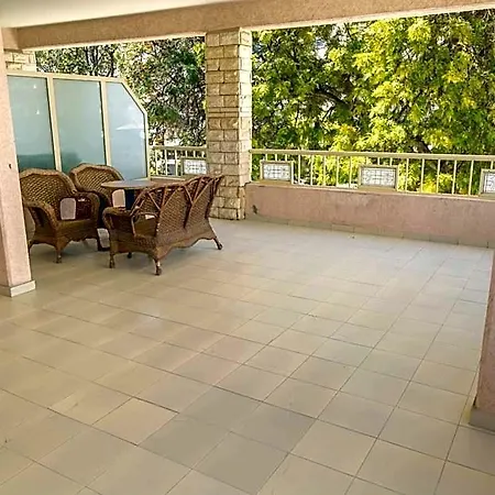 Chrysanthos Boutique Aparthotel