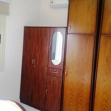 Chrysanthos Boutique 레메소스